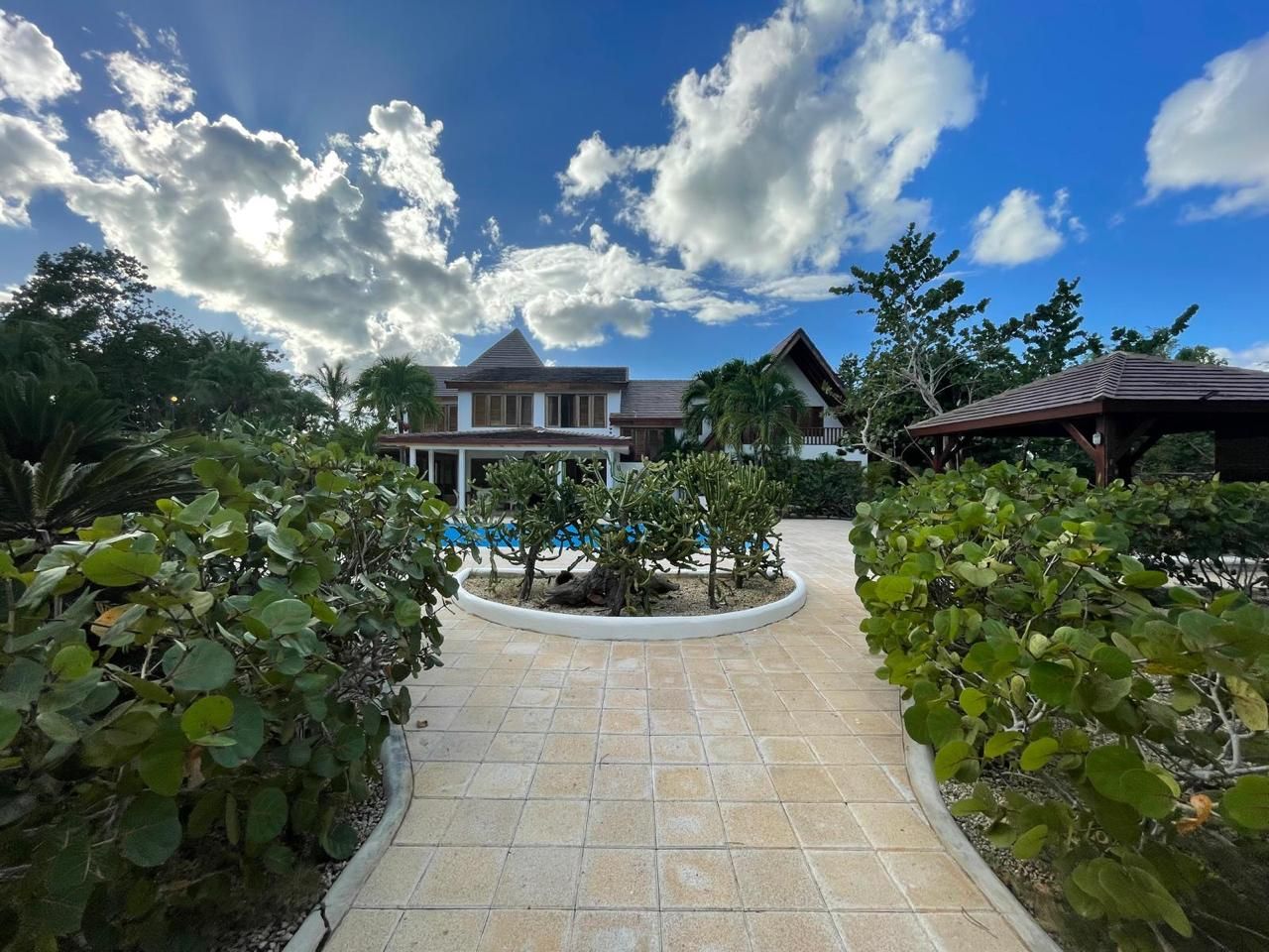 Villa Río Mar: Luxury on the Cumayasa River